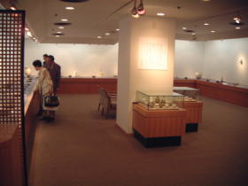 【萩作陶二十五年・樋口大桂展】横浜高島屋７階美術画廊にて・会場内の様子と展示作品No4